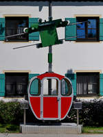 Eine ausgediente Gondel der Kampenwandbahn war Mitte August 2020 im Hafen von Prien am Chiemsee zu sehen.