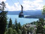 Herzogstandbahn (Talstation 809 m ü.NN, Bergstation 1600 m ü.NN, Höhendifferenz 791 m, Grösste Steigung 88%, Streckenlänge 1388 m) auf Bergfahrt, mit Blick auf den Walchensee und Wallgau; 22.08.2015
