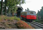 Ein Wagen der Oberweißbacher Berg- und Schwarzatalbahn verlässt den Bahnhof Lichtenhain (an der Bergbahn)am 23.