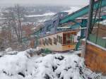 Schwebebahn der DVB AG im Schnee an der Bergstadion (HDR)
