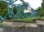 Der Veilchenweg in Dresden bietet die Möglichkeit, einen genaueren Blick auf die Schwebebahn zu nehmen.