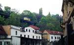Standseilbahn Dresden__Über den Dächern von Loschwitz.__10-05-1990