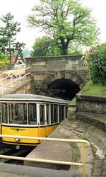 Standseilbahn Dresden__Der kurze Tunnel vor der Bergstation.__10-05-1990