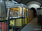 Wagen 2 in der Talstation der Standseilbahn nach Weisser Hirsch - Dresden, 07.07.2006  