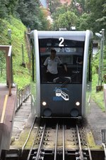 HEIDELBERG, 12.08.2016, Wagen 2 der unteren Bergbahn bei der Einfahrt in die Bergstation Molkenkur