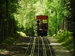 ZAHNRADBAHN  NEROBERGBAHN -WIESBADEN(HESSEN)  Die Fahrt dauert zwar nur wenige Minuten von der Talstation im Stadtgebiet bis  zur Bergstation auf dem NEROBERG,ist aber durch dievöllig