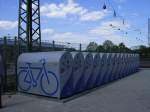 Fahrradboxen neben dem alten Bahnhofsgebude Duisburg-Rheinhausen
(12.05.2008)