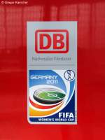 hnlich wie zur WM 2006 ist die DB auch bei der WM 2011 als Nationaler Frderer aktiv. Viele DB-Fahrzeuge sind dafr mit diesem Logo ausgestattet worden. Aufgenommen habe ich das Logo am 09.03.2011 an einem ET 425 der S-Bahn Rhein-Neckar in Karlsruhe Hbf.