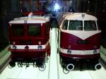 Diese beiden schnen Modelle von 118 201 - 3 und 242 188 -1 finden sich im Verkehrsmuseum Dresden am 05.01.2013 gegen  16:34 aufgenommen.