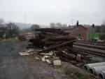 Ein Haufen alter Schwellen am 25.02.11 in Gro Umstadt 