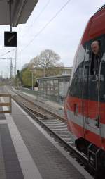 Jeder Eisenbahnkenner wird hier den  Talent  BR 442 , aufgenommen am 11.11.2013 um 14:45 Uhr in Coswig,  erkennen.