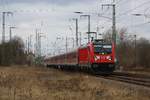 Das macht Hoffnung - DB 147 017 mit dem Wagenpark von (zuletzt) Zusatz-RE Berlin- Stralsund - Berlin am 12.03.2021 durch Anklam.