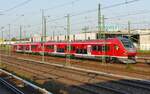 DB Regio PESA Link '632 608' & '632 105' aus NRW, wartet hier am S-Bahnhof Berlin-Beusselstraße auf seine Weiterfahrt, Richtung Westen. Berlin Bf. Beusselstraße am 4.6.2021. 