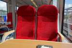 Zwei 1.Klasse-Sitze in der NBE 82184 von Bad Oldesloe nach Neumünster, Mai 2015.