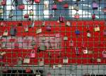 Das muss Liebe sein: Tausende von Schlössern am Sicherheitszaun der Kölner Hohenzollernbrücke. 10.1.2014