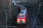 RP 218 488-5 mit RP 218 319-2 und einem Lokzug bestehend aus 155 063,155 036,155 080,155 077,151 108,151 159,151 162 und 151 011 im letzten Licht des Tages auf der Hamm-Osterfelder Strecke in Recklinghausen 19.12.2019