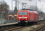 MEG 145 012-1 zieht DB 101 131-1 durch den Bf Anklam nach Norden -> WM / Januar 2022