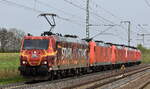 DB Cargo AG, Mainz mit einem interessanten Lokzug, vorne dran die schöne  185 077-5  (NVR:  91 80 6185 077-5 D-DB ) mit  185 197-1  (NVR:  91 80 6185 197-1 D-DB ) +  185 162-5  (NVR:  91 80 6185 162-5-DB ) +  145 005-5  (NVR:  91 80 6145 005-5 D-DB ) und am Ende des ZUges  152 006-3  (NVR:  91 80 6152 006-3 D-DB ) am 09.04.24 Höhe Bahnhof Rodleben.