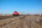 Nach getaner Arbeit rckt die Voith Gravita 261 061-6 am 05.03.13 Lz in ihren derzeitgen Heimatbahnhof Riesa ein. Zuvor brachte sie einen langen Zug beladen mit Fahrzeugen der Bundeswehr nach Rderau.