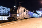 193 088 wurde für den SJ Nachtzug nach Stockholm bereit gestellt, mit zwei ganzen Couchette Wagen.