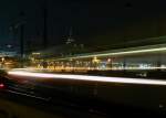 Night-Shot Impression am Klner Hbf, ein ICE 3 verlsst den Hbf bei 15 sec.
