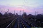 Hinter der nrdlichen Ausfahrt des Duisburger Hbf verzweigen die Strecken ins nrdliche und stliche Ruhrgebiet sehr spektakulr auf 7 Gleisen ber die Ruhr - 25.12.2005