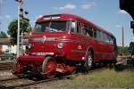 Der einzige betriebsfhig Straen-Schienenbus im Eisenbahnmuseum Bochum Dahlhausen im Sommer 2003