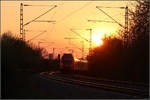 Leer in Richtung Sonnenuntergang -    Ein S-Bahnleerzug von Schorndorf in Richtung Stuttgart bei Endersbach auf der Remsbahn.