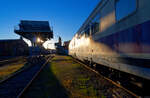 Abendstimmung im S�chsischen Eisenbahnmuseum Chemnitz-Hilbersdorf, rechts im Bild wird VT 18.16.03 angestrahlt, 12.03.2022