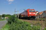 Auf dem Weg zur eigentlichen Fotostelle kam kurz nach verlassen des Haltepunktes 185 073-4 mit ihrem gemischten Zug angefahren (Thngersheim 21.08.10)