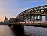 Die Hohenzollernbrcke in Kln im Abendlicht des 20.11.2010.