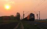 Der 29.04.2011 war ein Tag, der komplett der Eisenbahn gewidmet wurde. Hannes und mich verschulug es bereits sehr frh nach Jeseritz an die Strecke Berlin - Magdeburg. Und es war eine sehr sehr gute Entscheidung. Auf diesem ersten Bild des Tages ist 232 201-4 mit einem Gterzug nach Brandenburg.