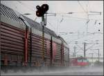 Was wir so dringend brauchen - 

Regenimpression vom Bahnhof Bietigheim. 

04.06.2011 (M)