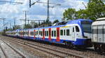 Zwei fabrikneue FLIRT3 XL Triebzügen der BR 3 427 für die S-Bahn Hannover der Transdev Hannover GmbH, der vordere im Bild (NVR:  94 80 3427 042-1 D-TDH..... ) am Haken von Railadventure  183