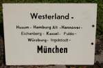 Zuglaufschild Westerland - Mnchen ( das Schild ist noch aus Blech und ist 27 Jahre alt, ich durfte immer mit diesem Zug jeden Sonntag von Treuchtlingen bis Ingolstadt mitfahren zur BW 4.Inst/220)