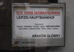 Zuglaufschild des seit dem Fahrplanwechsel neu verkehrenden EC 133  Saxonia  nach Wrocław Główny, am 23.12.2025 in Leipzig Hbf.