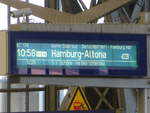 Auch am Hauptbahnhof Dresden sind seid einiger Zeit die neuen Anzeiger in Betrieb genommen wurden hier zu sehen für den EC 176 der in der Ankunft 80 Minuten Verspätung hatte und von Gleis 18 abfuhr regulär von Gleis 17 wo auch die Aufnahme entstand. 10.11.2019 Dresden Hauptbahnhof.