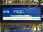 Auch am Hauptbahnhof Dresden sind seid einiger Zeit die neuen Anzeiger in Betrieb genommen wurden hier zu sehen für den EC 379 von Gleis 17 wo auch die Aufnahme entstand. 10.11.2019 Dresden Hauptbahnhof.