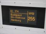 EuroCity 174 von Budapest Keleti plyaudvar nach Hamburg-Altona ber   Ceska Trebova, Pardubice hlavn ndra, Prah Holesovice, st nad Labem hlavn ndra und Dresden Hbf im Bahnhof Bahnhof