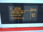 Die Anzeige vom Wagen12 des InterCity 2038 von Leipzig Hbf nach Oldenburg(Old).