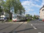TW 4077 und TW 40?? wurden am 4.6.13 unterwegs als Linie 9 Fahrtrichtung S�lz an der Haltestelle  Momsenstr.  fotografiert.