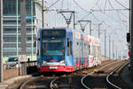 Die Linie 9 mit der Wagennummer 4104 auf dem Weh nach Köln-Sülz