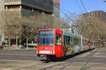 KVB Tw 2324  Köln, Aachener Straße/Gürtel  Linie 13, Sülzgürtel  Segmentwerbung  senzera   13.03.2023