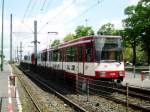  D�sseldorf: Die U75 nach D�sseldorf-Eller Vennhauser Allee an der Haltestelle D�sseldorf-Oberkassel Luegplatz.(12.5.2013) 