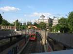 Am 4.6.13 war TW 2208 mit einem weiteren unbekannten Wagen als Linie 18 Richtung Br�hl unterwegs. Hier aufgenommen an der Haltestelle  Zoo/Flora 