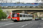 Der im Februar 1977 in Betrieb genommene B-Wagen 2031 als Verstärker-Linie E4 auf dem Bergischen Ring in Köln am 10.04.2021.