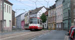 Entlang der U41 in Dortmund -     B6-Doppeltraktion 338 + 324 in Dortmund-Eving kurz nach verlassen der Haltestelle Externberg.