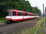 Eine Doppeltraktion aus Stadtbahnwagen B der Rheinbahn bei der Einfahrt in die Haltestelle Dsseldor-Lrick als Linie U76 nach Krefeld am 30. Mai 2008.