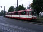 Eine Doppeltraktion aus Stadtbahnwagen B der Rheinbahn vor der Haltestelle Belsenplatz in Dsseldorf-Oberkassel als Linie U77 nach Dsseldorf-Holthausen am 30.