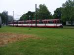 Eine Doppeltraktion aus Stadtbahnwagen B der Rheinbahn zwischen den Haltestellen Voltastrae und Dieem in Krefeld als Zug der Linie U76 zum Dsseldorfer Hbf am 30.